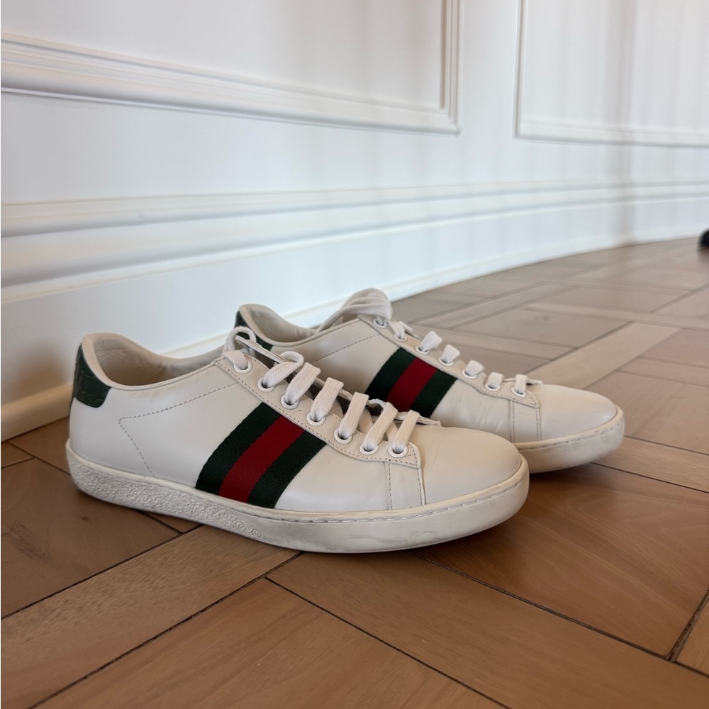 Gucci White Sneakers with Green and Red Accents